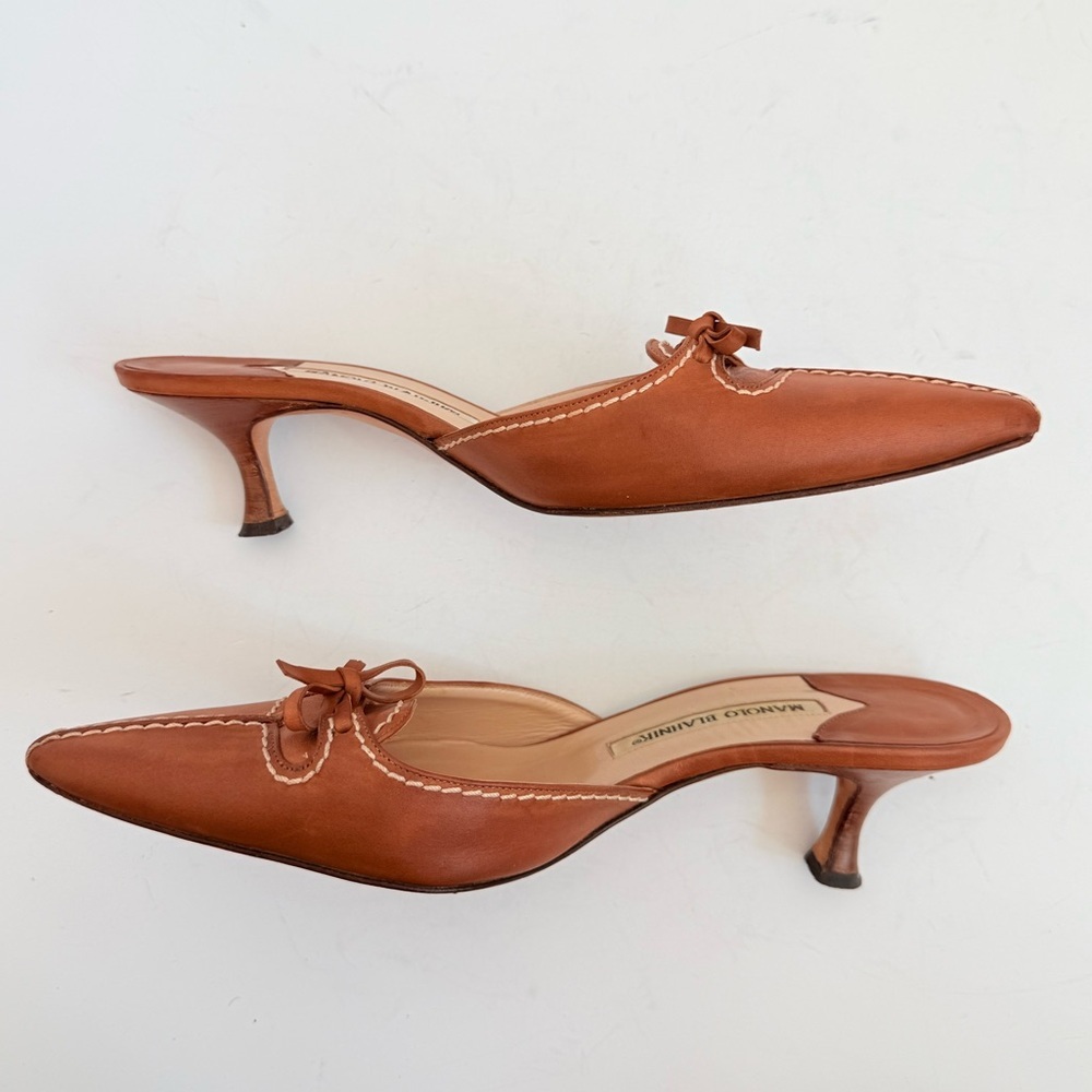 Vintage Manolo Blahnik Brown Leather Contrast Stitch Bow Mule kitten Heels 38.5 - Picture 4 of 9